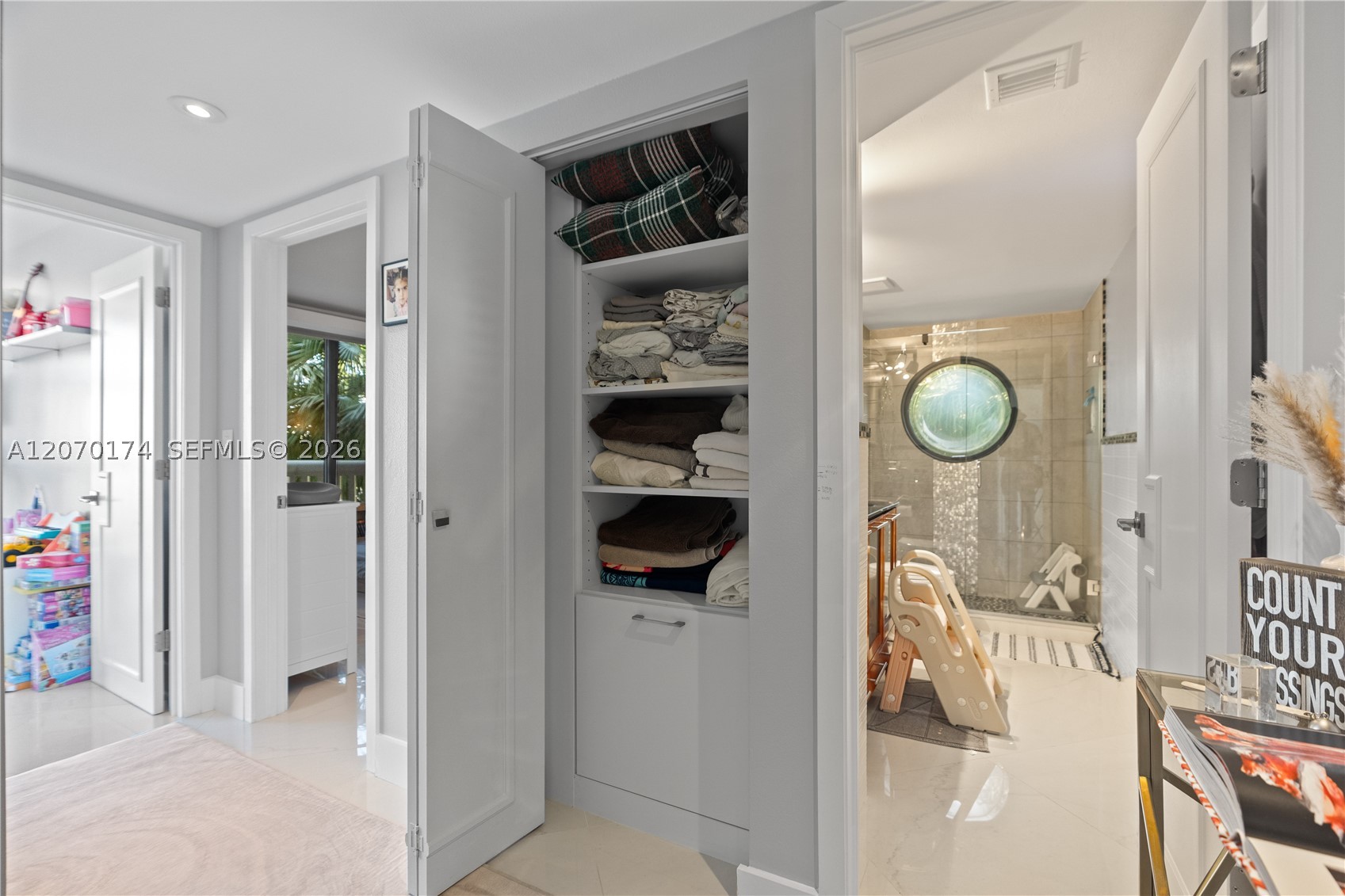1000 W Island Blvd #202, Aventura FL 33160