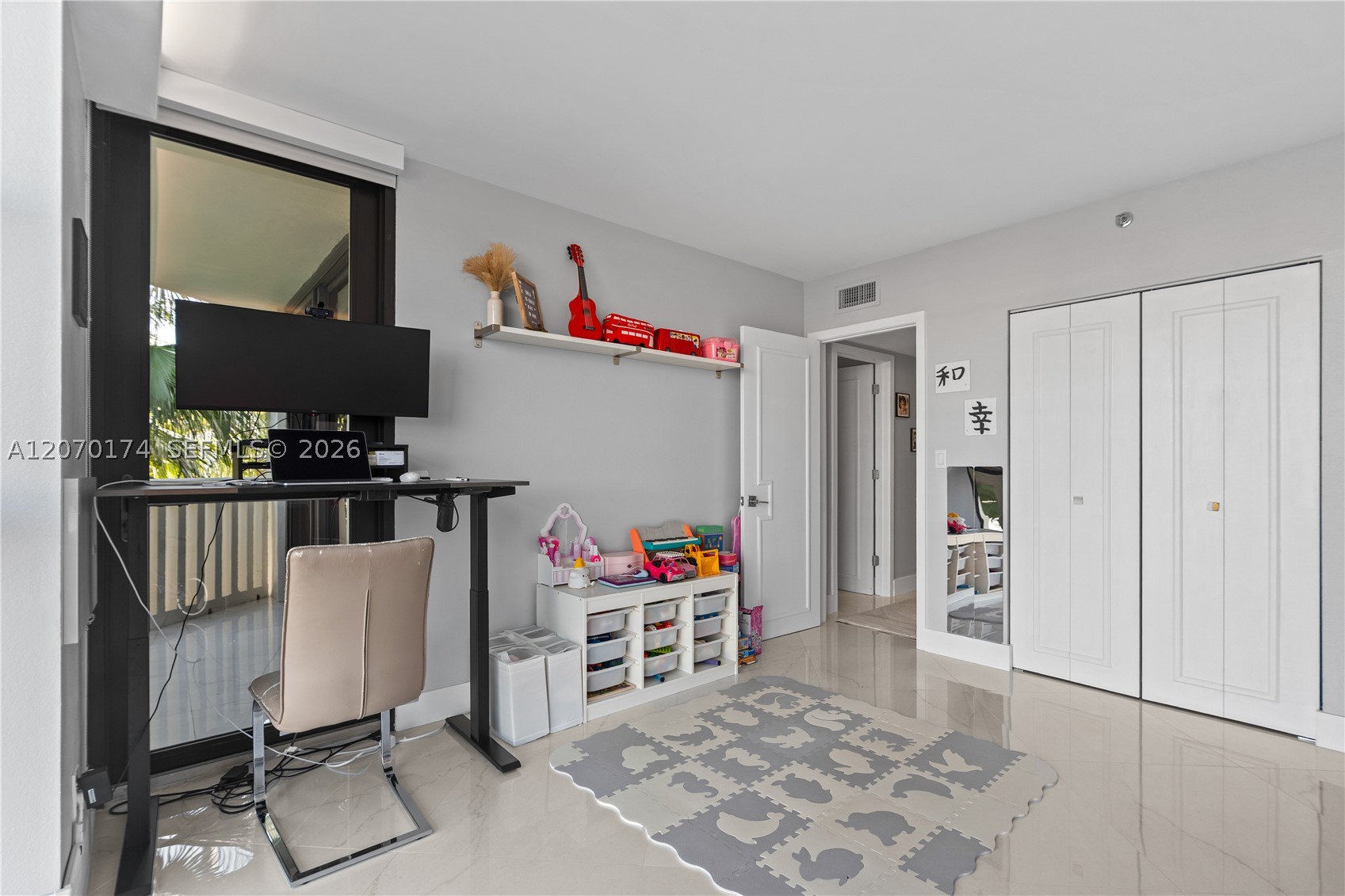 1000 W Island Blvd #202, Aventura FL 33160