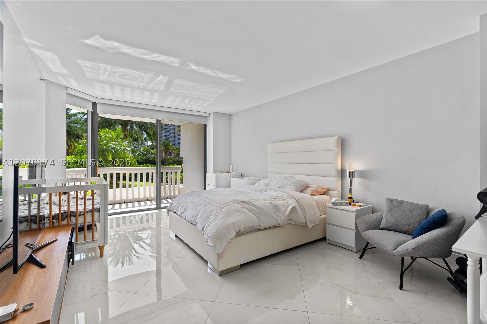 1000 W Island Blvd #202, Aventura FL 33160