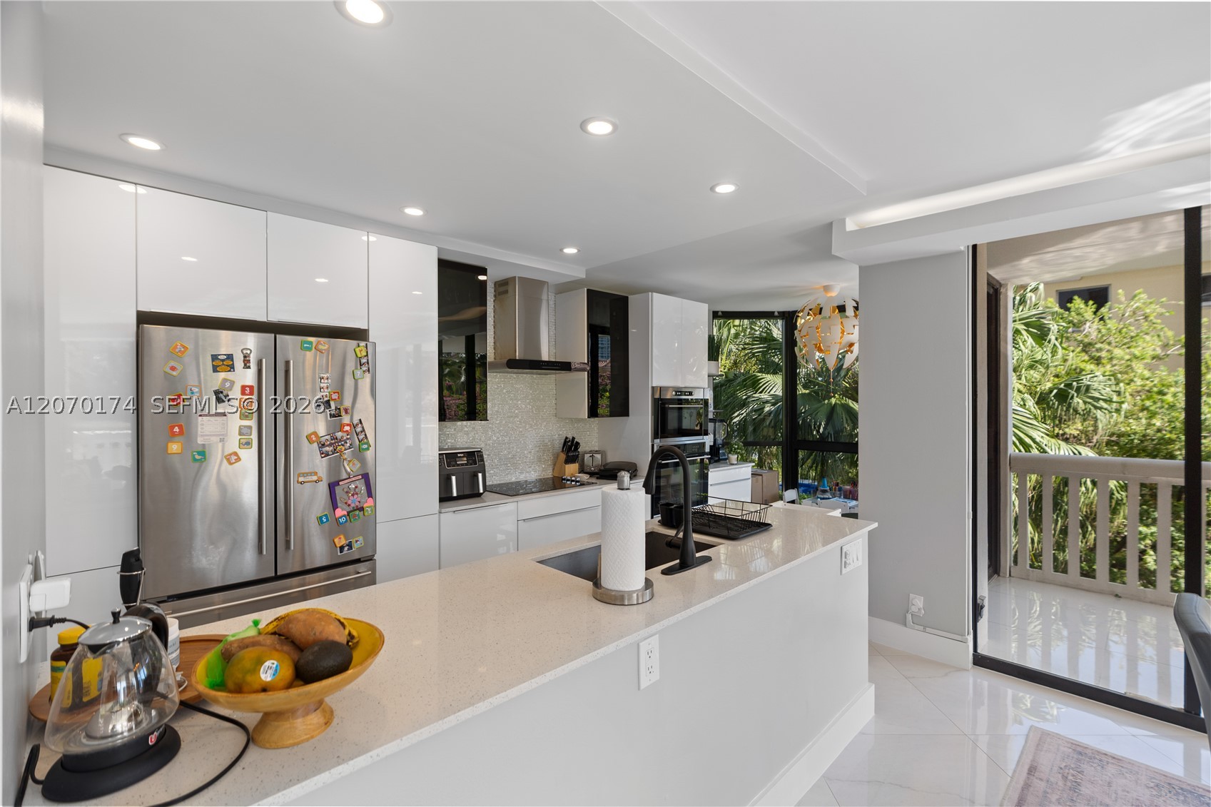 1000 W Island Blvd #202, Aventura FL 33160