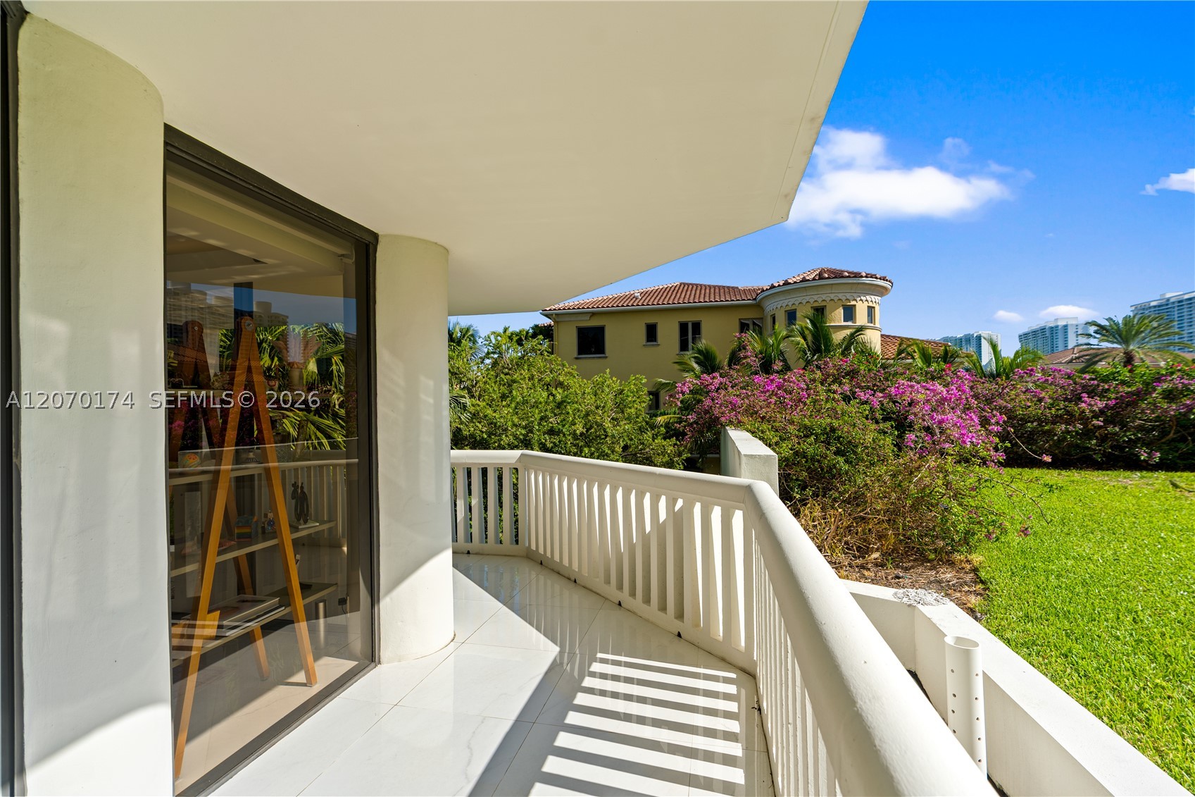 1000 W Island Blvd #202, Aventura FL 33160