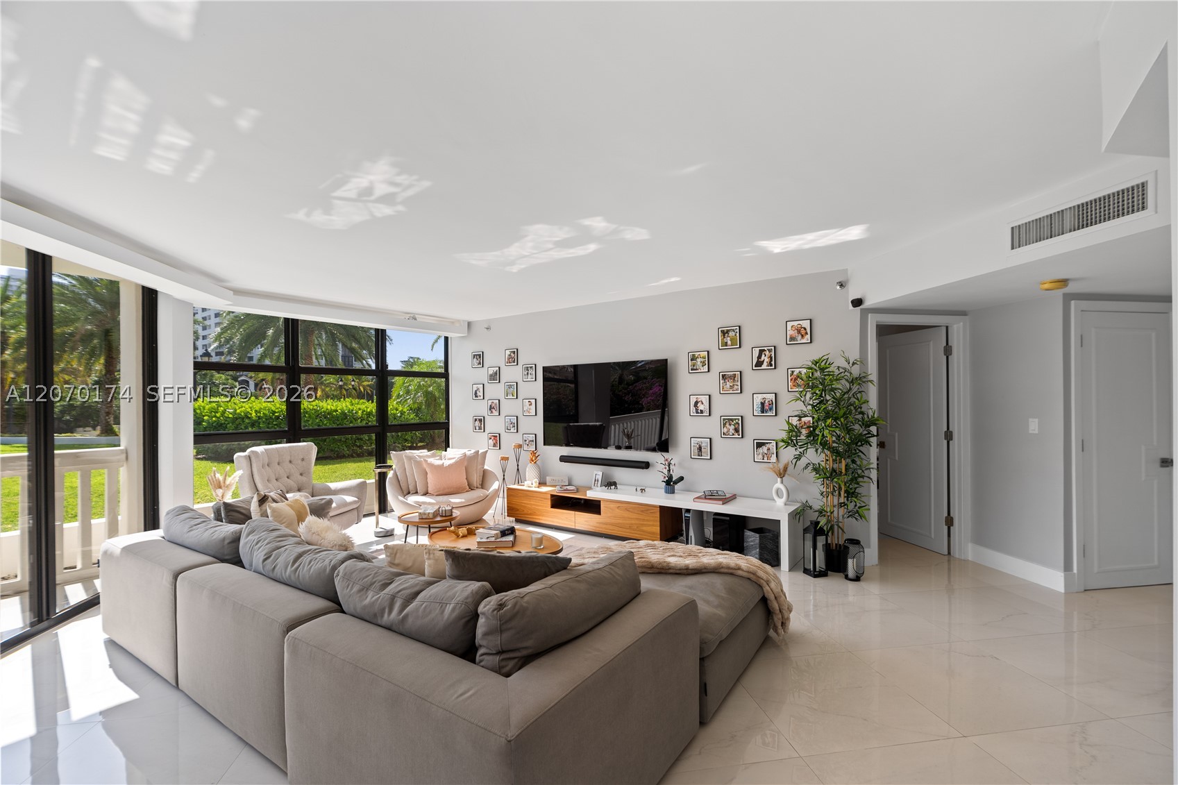 1000 W Island Blvd #202, Aventura FL 33160