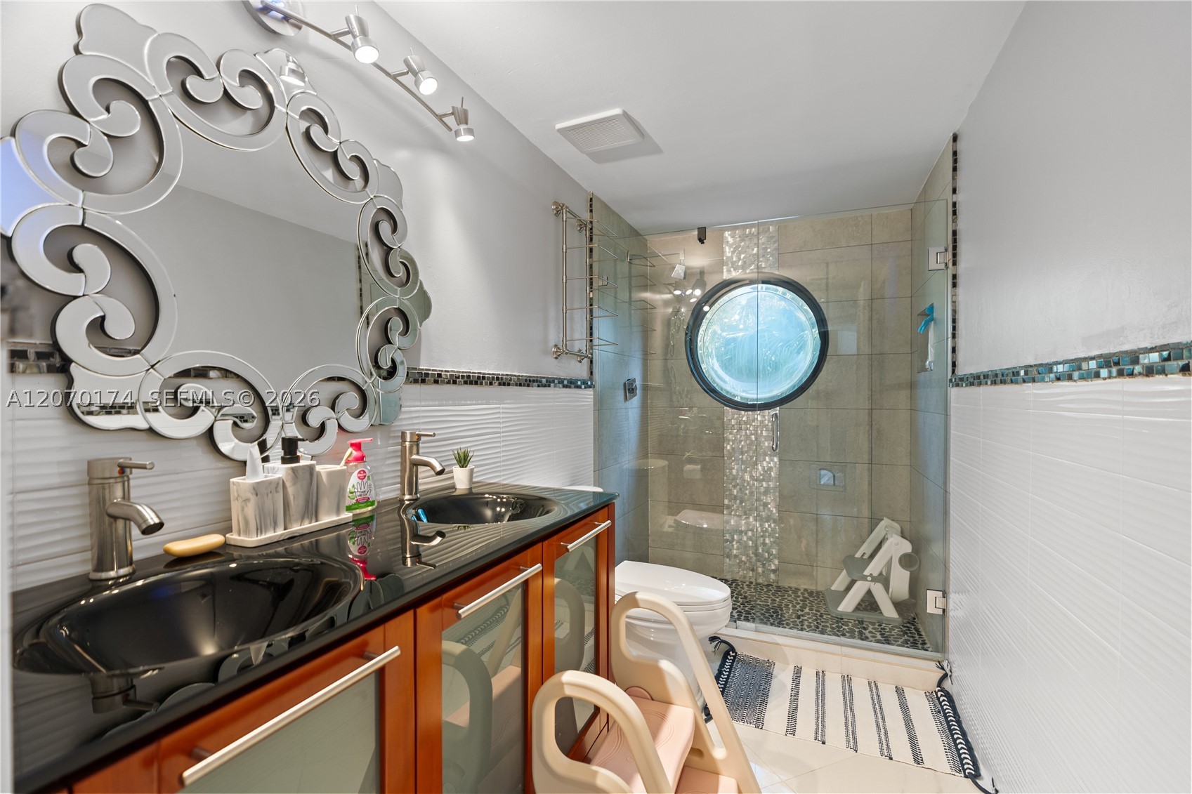 1000 W Island Blvd #202, Aventura FL 33160