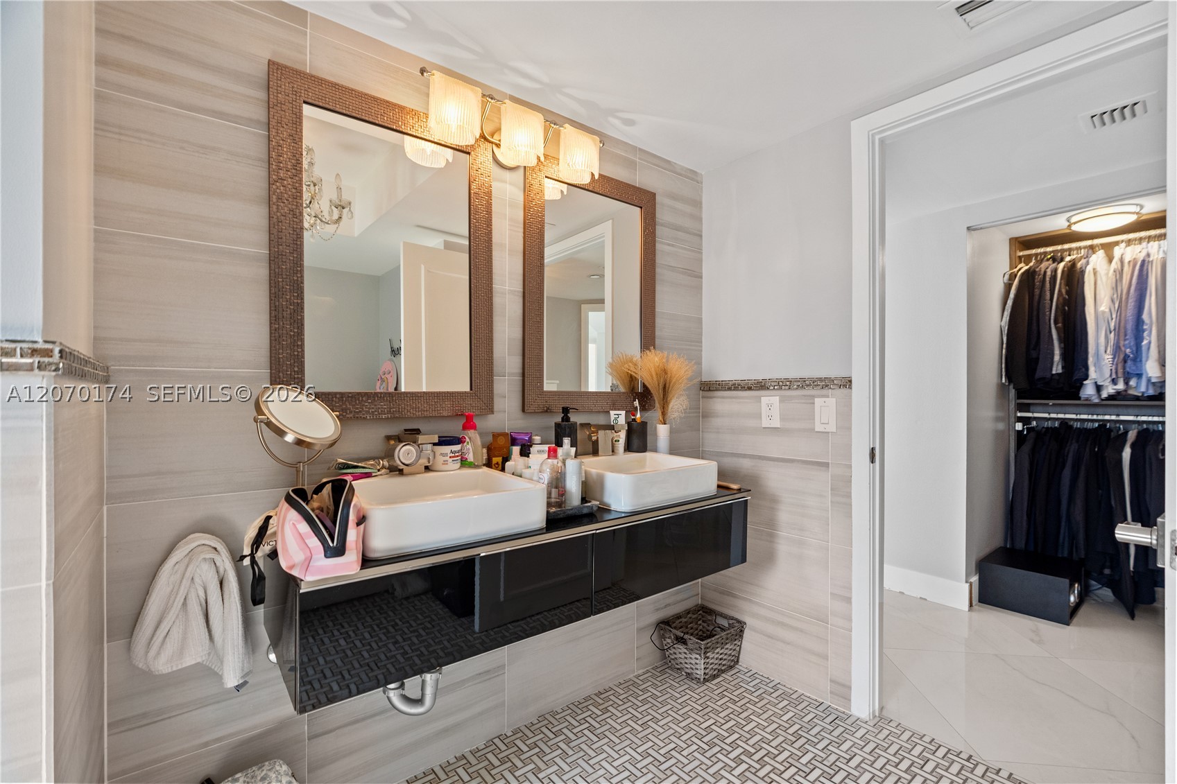 1000 W Island Blvd #202, Aventura FL 33160