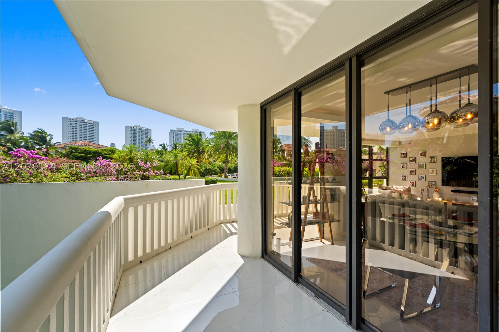 1000 W Island Blvd #202, Aventura FL 33160