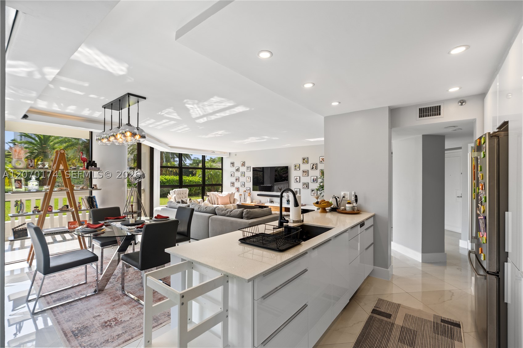 1000 W Island Blvd #202, Aventura FL 33160