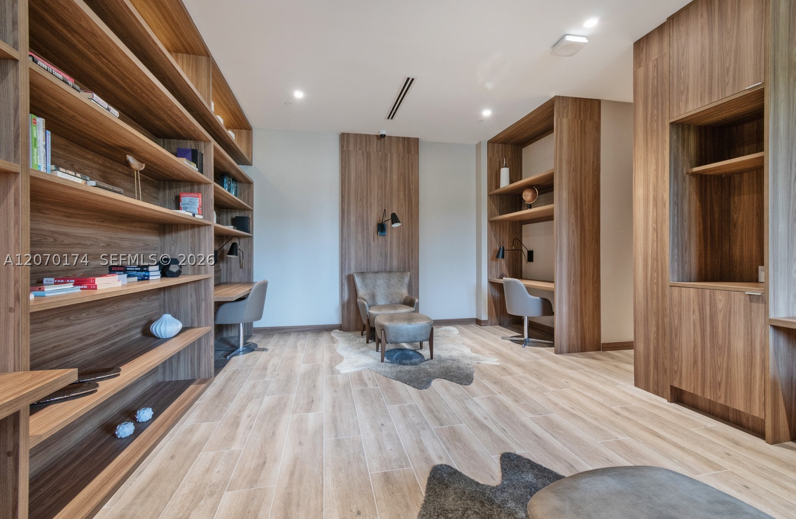 1000 W Island Blvd #202, Aventura FL 33160