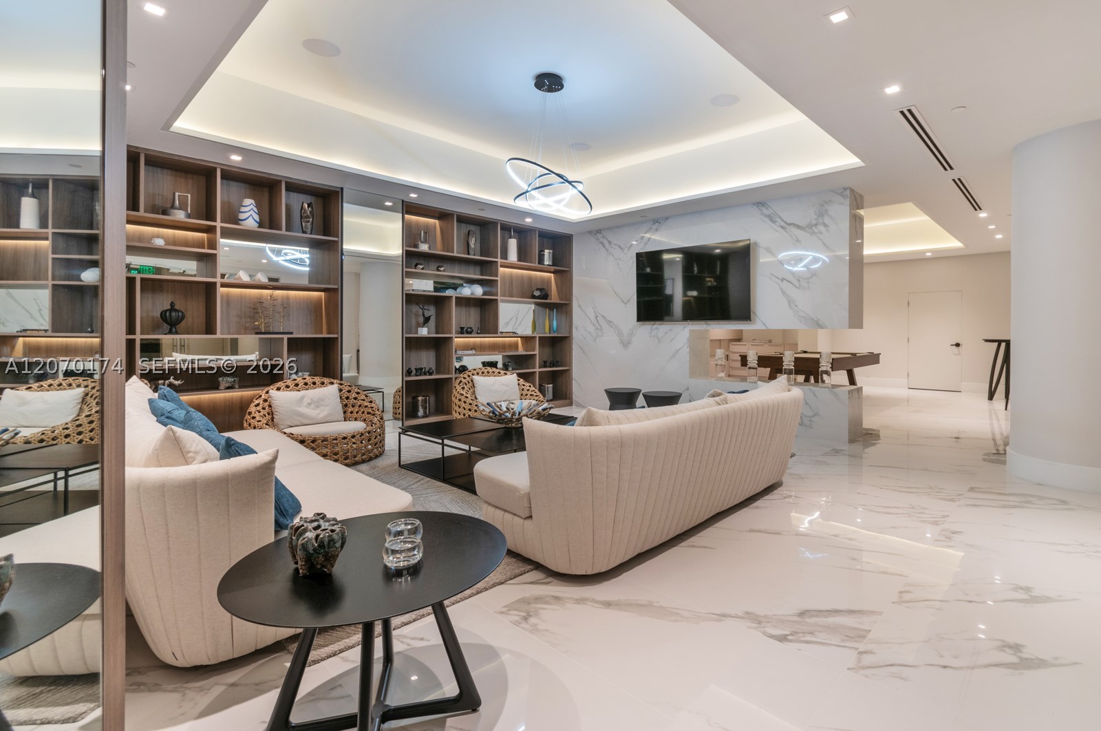 1000 W Island Blvd #202, Aventura FL 33160