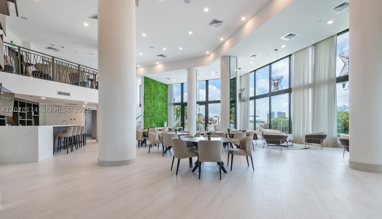 1000 W Island Blvd #202, Aventura FL 33160