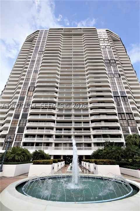 1000 W Island Blvd #202, Aventura FL 33160