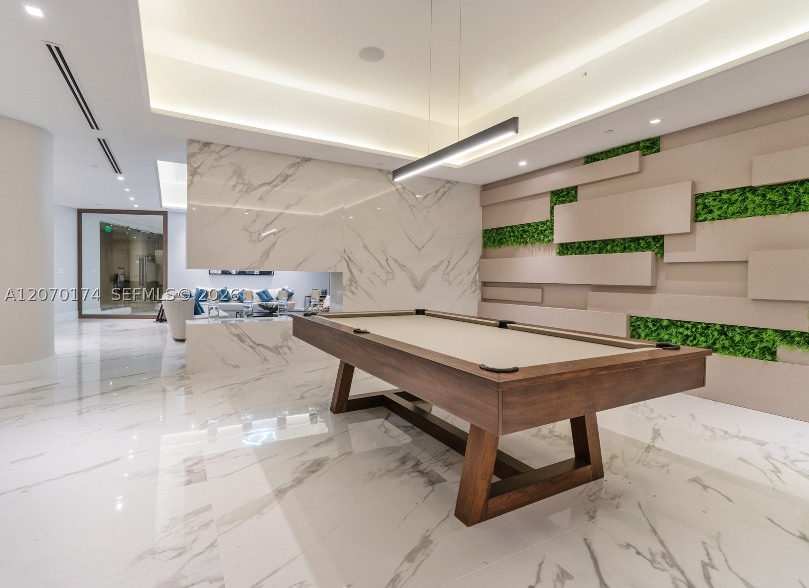 1000 W Island Blvd #202, Aventura FL 33160