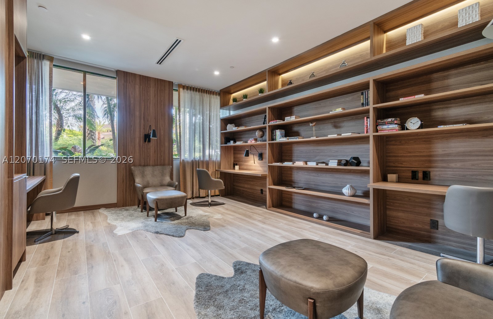 1000 W Island Blvd #202, Aventura FL 33160