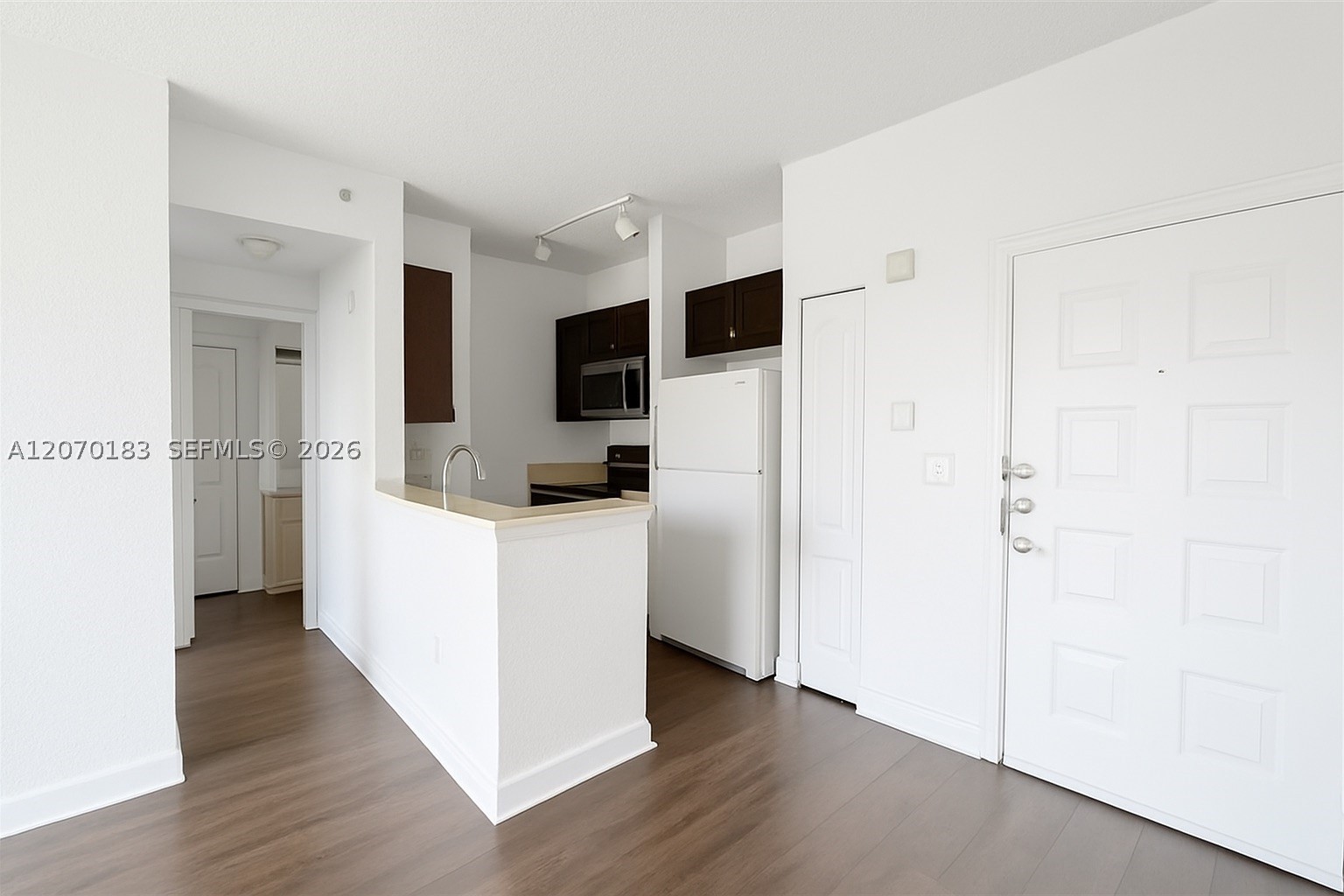 6001 SW 70th St #625, South Miami FL 33143