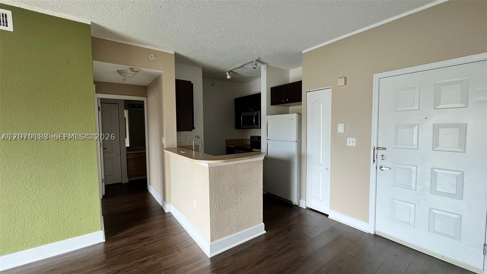 6001 SW 70th St #625, South Miami FL 33143