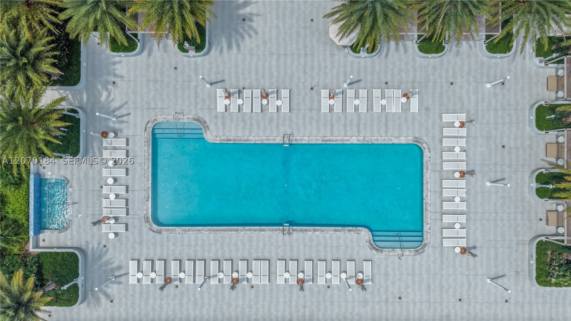 2411 Laguna Cir #1402, Miami FL 33181