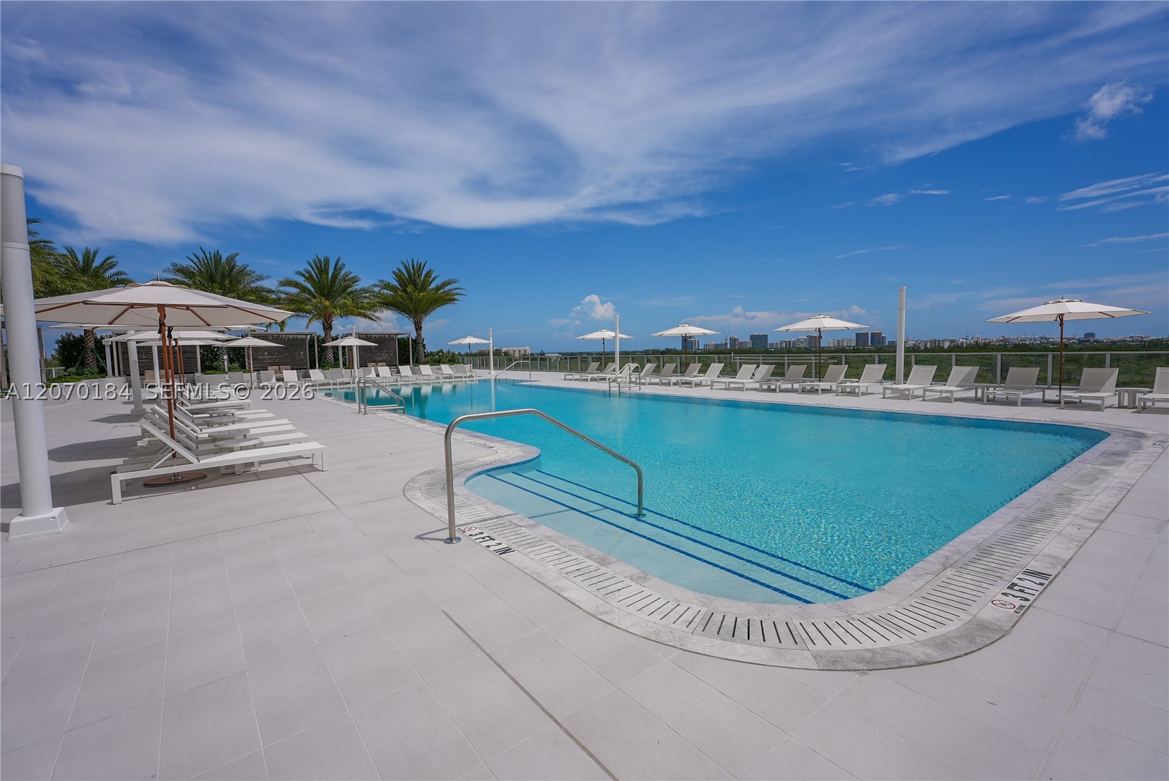 2411 Laguna Cir #1402, Miami FL 33181