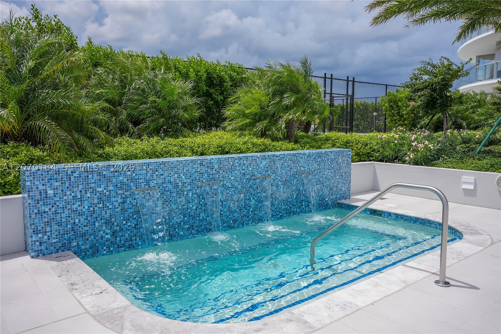 2411 Laguna Cir #1402, Miami FL 33181