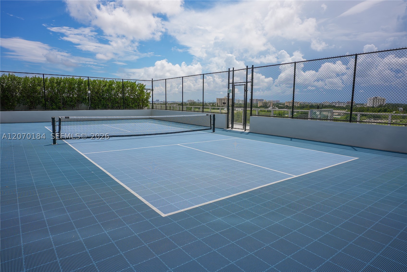 2411 Laguna Cir #1402, Miami FL 33181