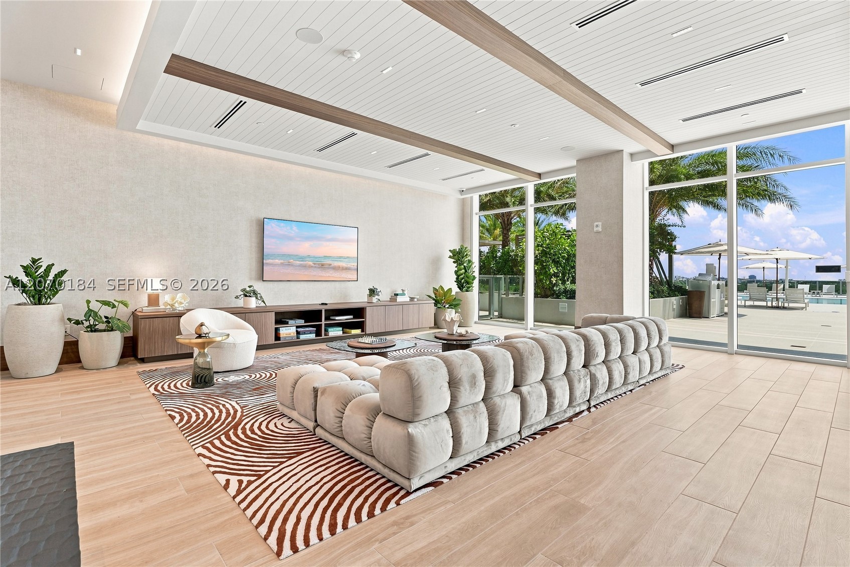 2411 Laguna Cir #1402, Miami FL 33181