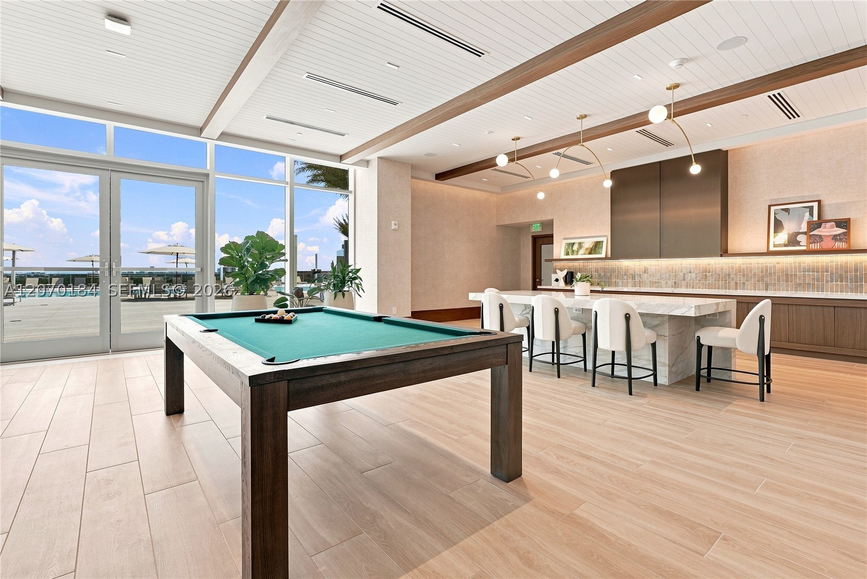 2411 Laguna Cir #1402, Miami FL 33181