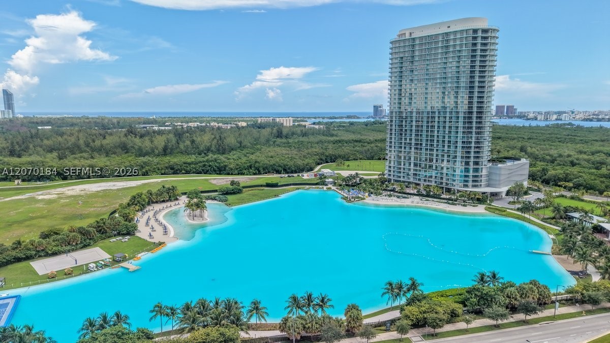 2411 Laguna Cir #1402, Miami FL 33181