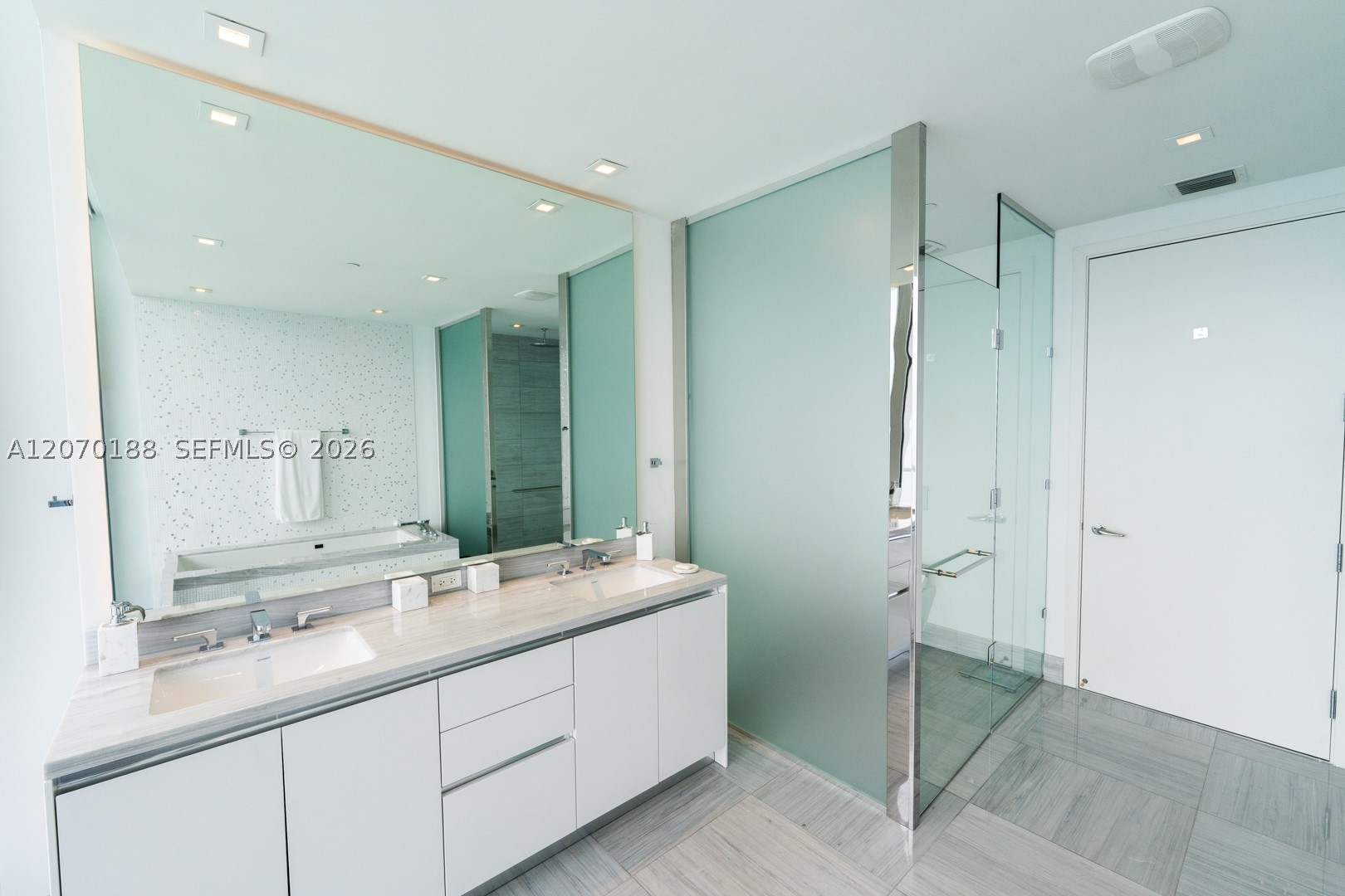 16901 Collins Ave #4201, Sunny Isles Beach FL 33160