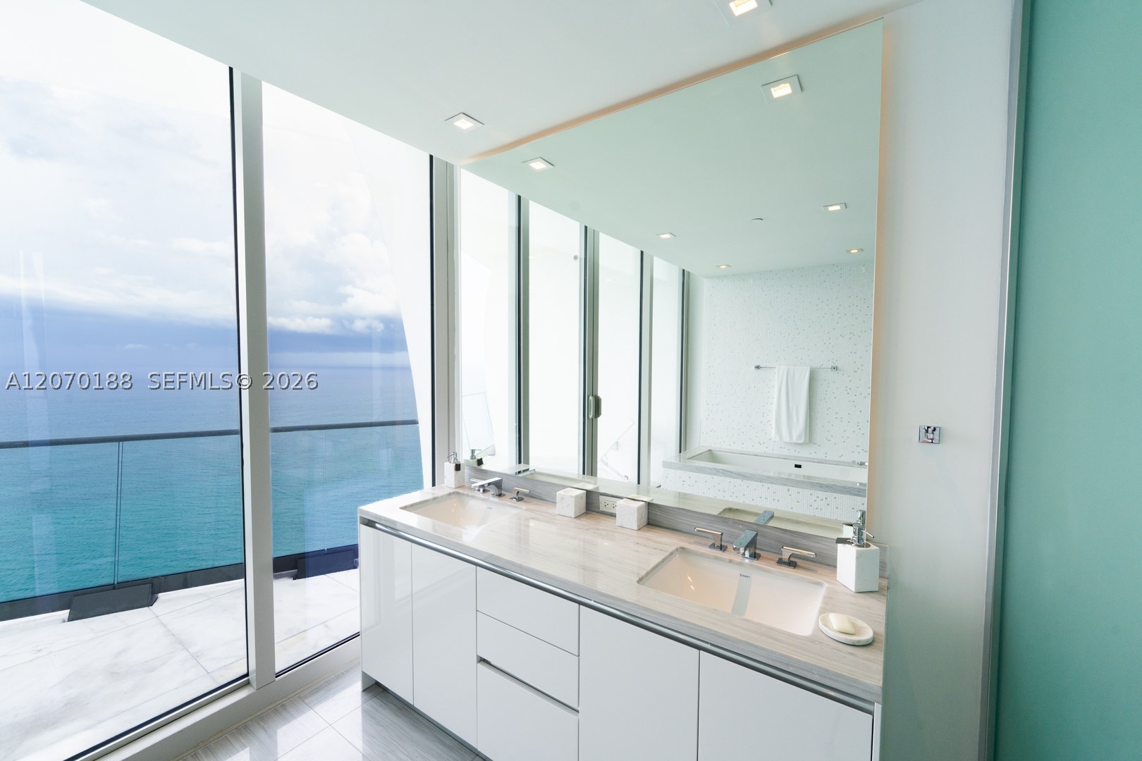 16901 Collins Ave #4201, Sunny Isles Beach FL 33160