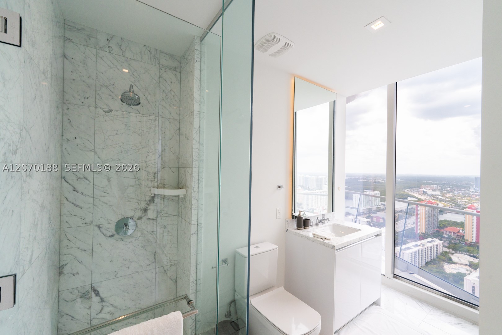 16901 Collins Ave #4201, Sunny Isles Beach FL 33160