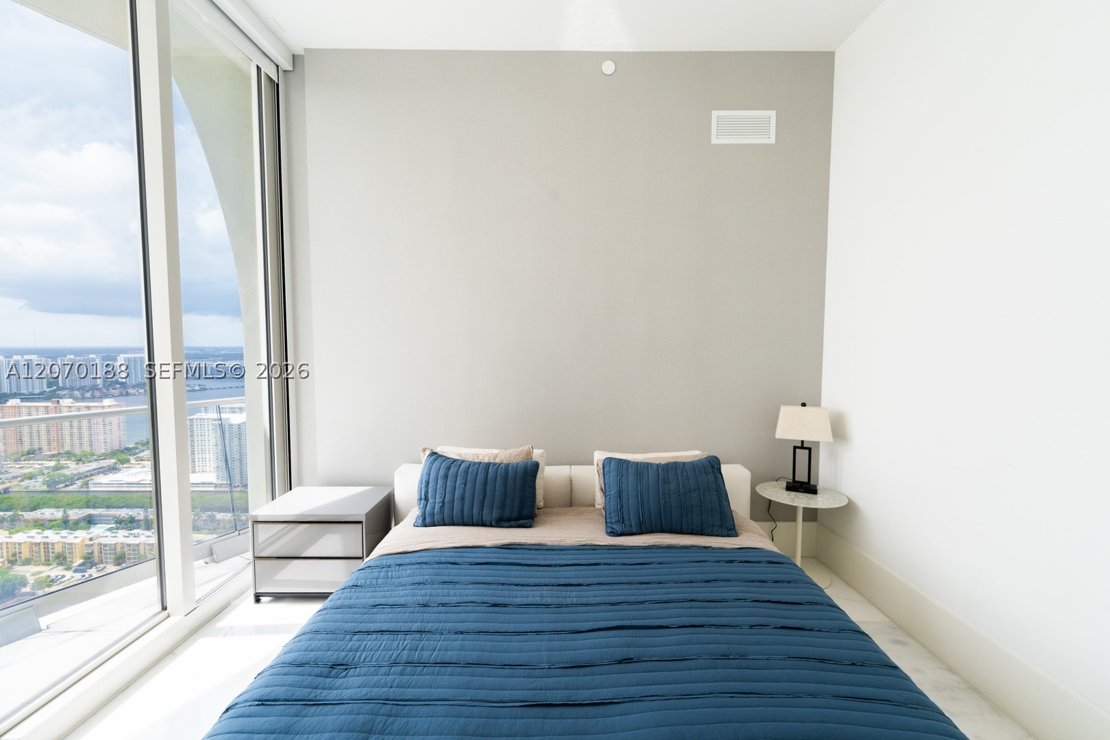 16901 Collins Ave #4201, Sunny Isles Beach FL 33160