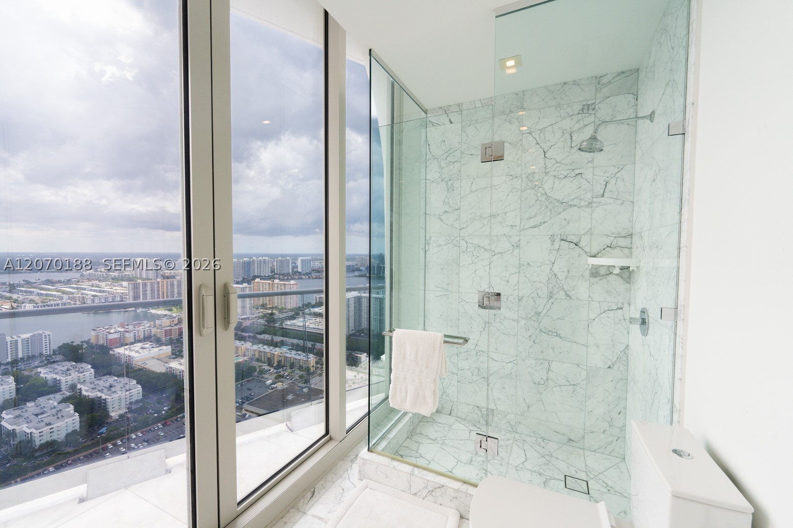 16901 Collins Ave #4201, Sunny Isles Beach FL 33160