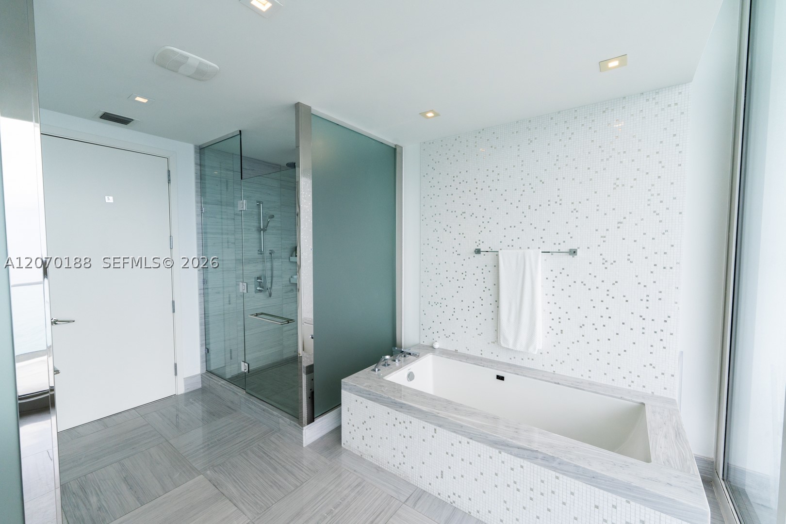 16901 Collins Ave #4201, Sunny Isles Beach FL 33160