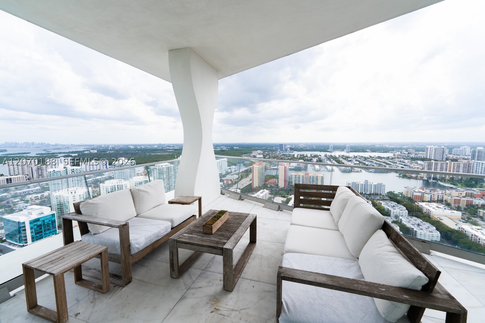 16901 Collins Ave #4201, Sunny Isles Beach FL 33160