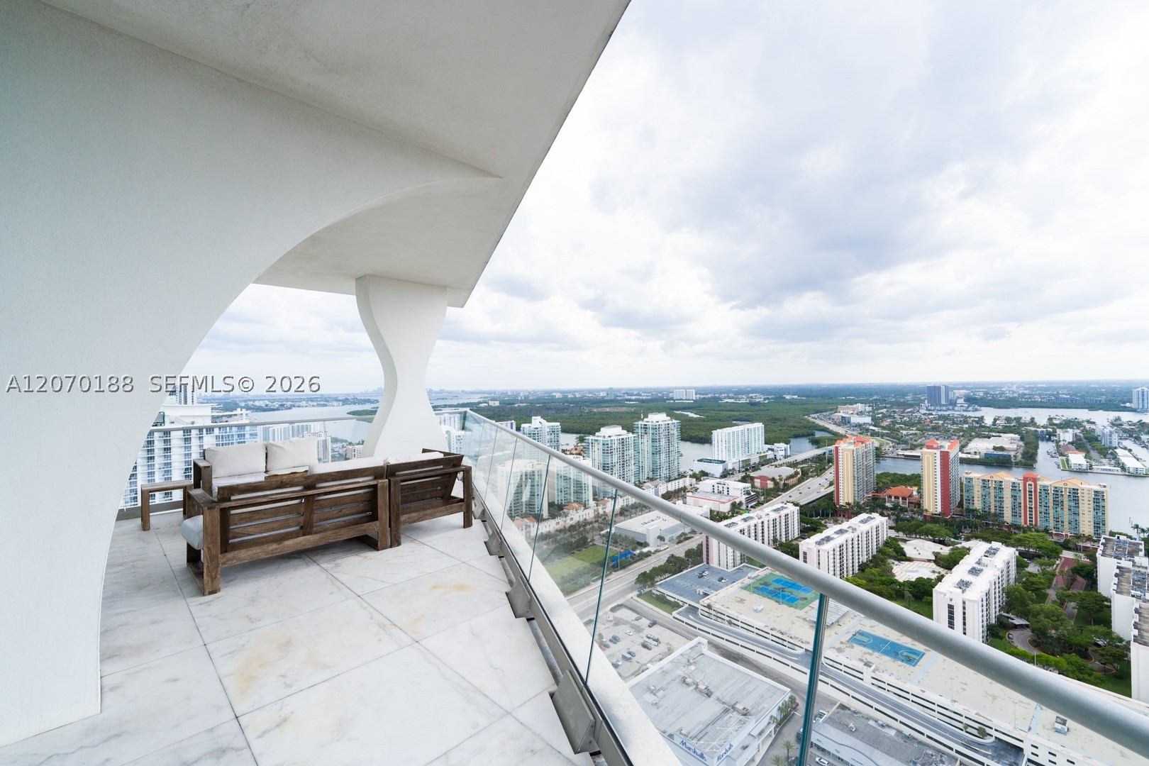 16901 Collins Ave #4201, Sunny Isles Beach FL 33160