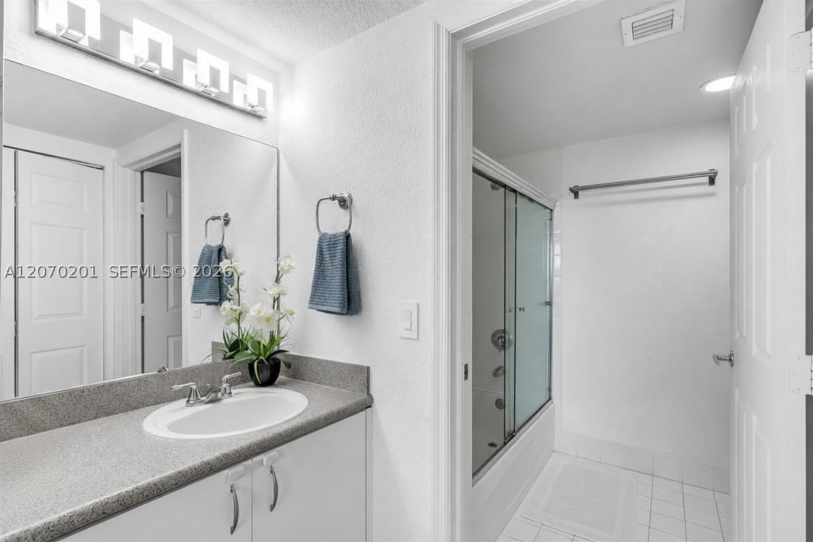 816 NW 11th St #607, Miami FL 33136