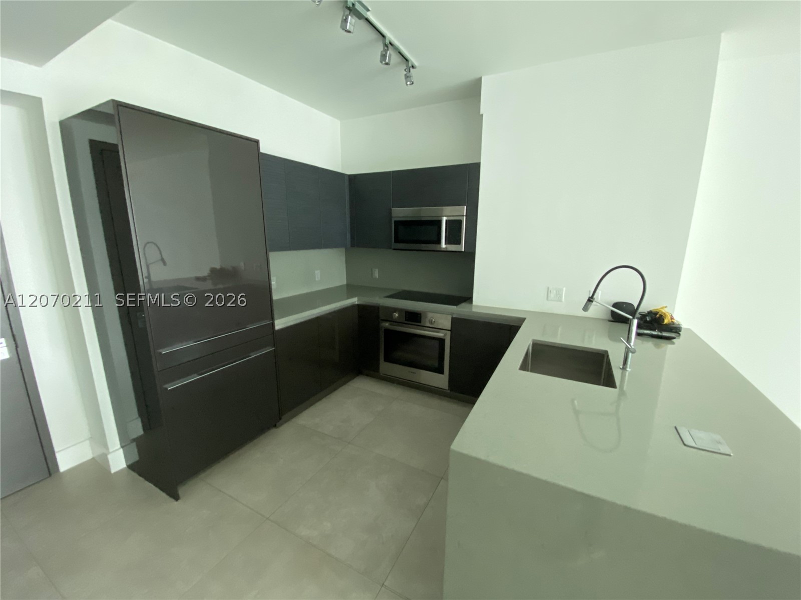 1080 Brickell Ave #2505, Miami FL 33131
