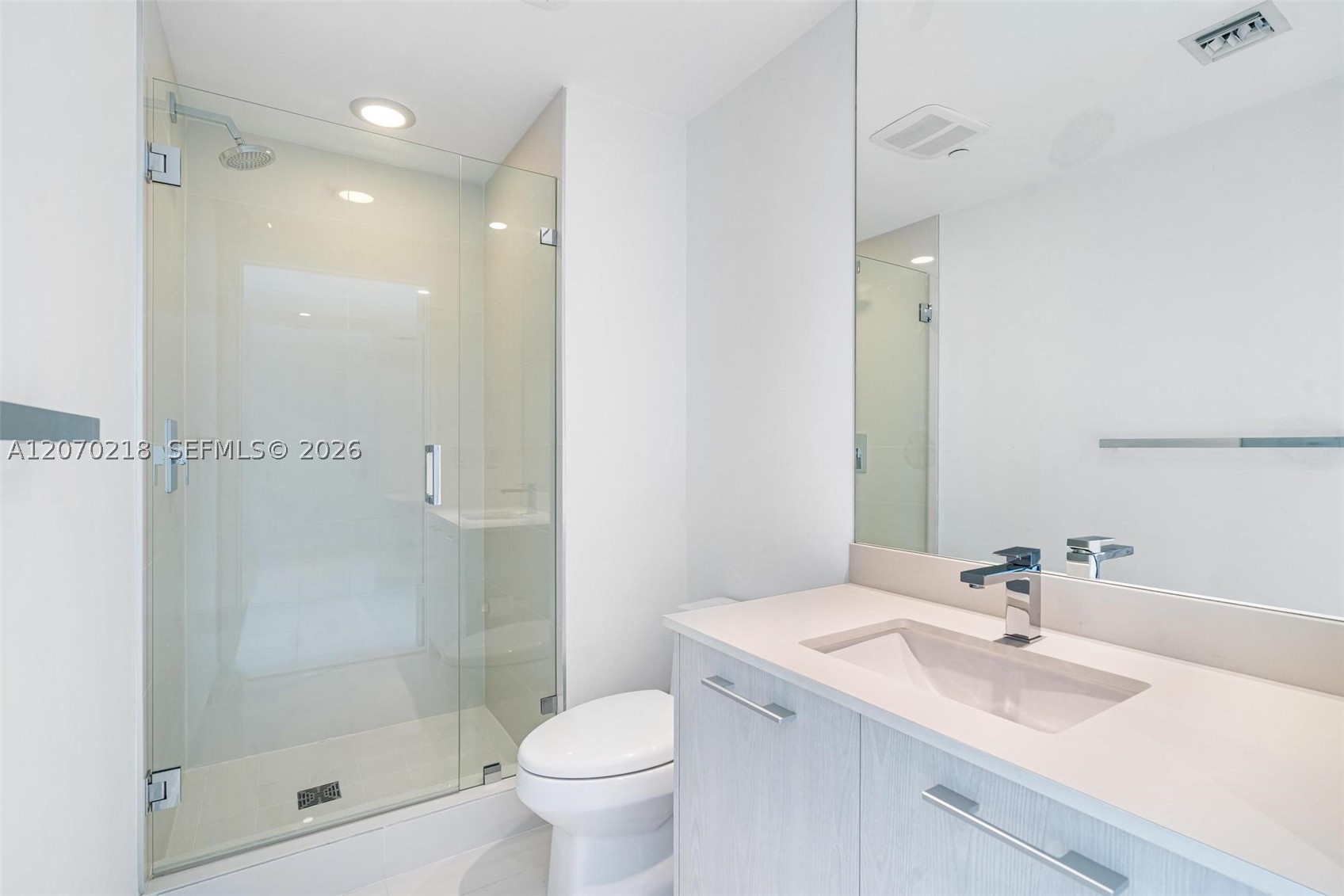 45 SW 9th St #2002, Miami FL 33130