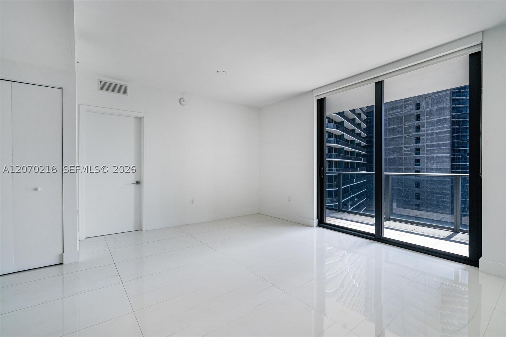 45 SW 9th St #2002, Miami FL 33130