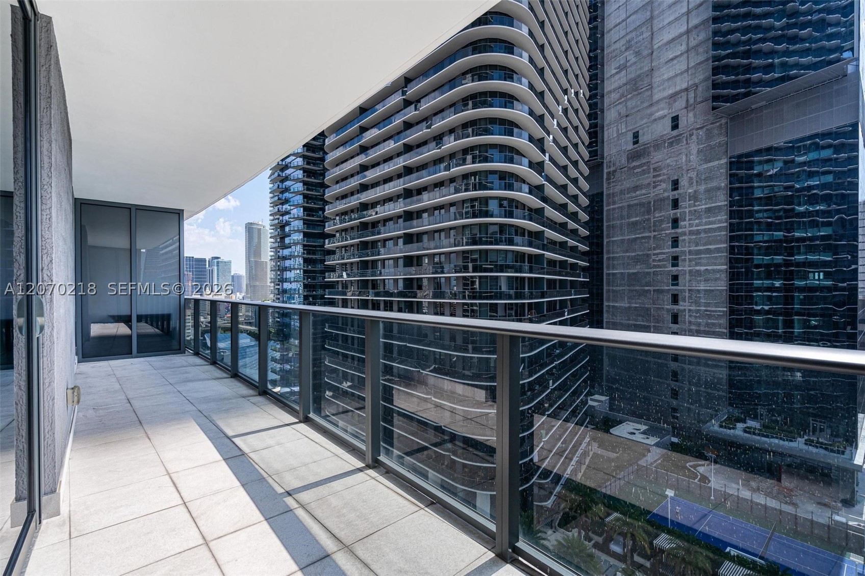 45 SW 9th St #2002, Miami FL 33130