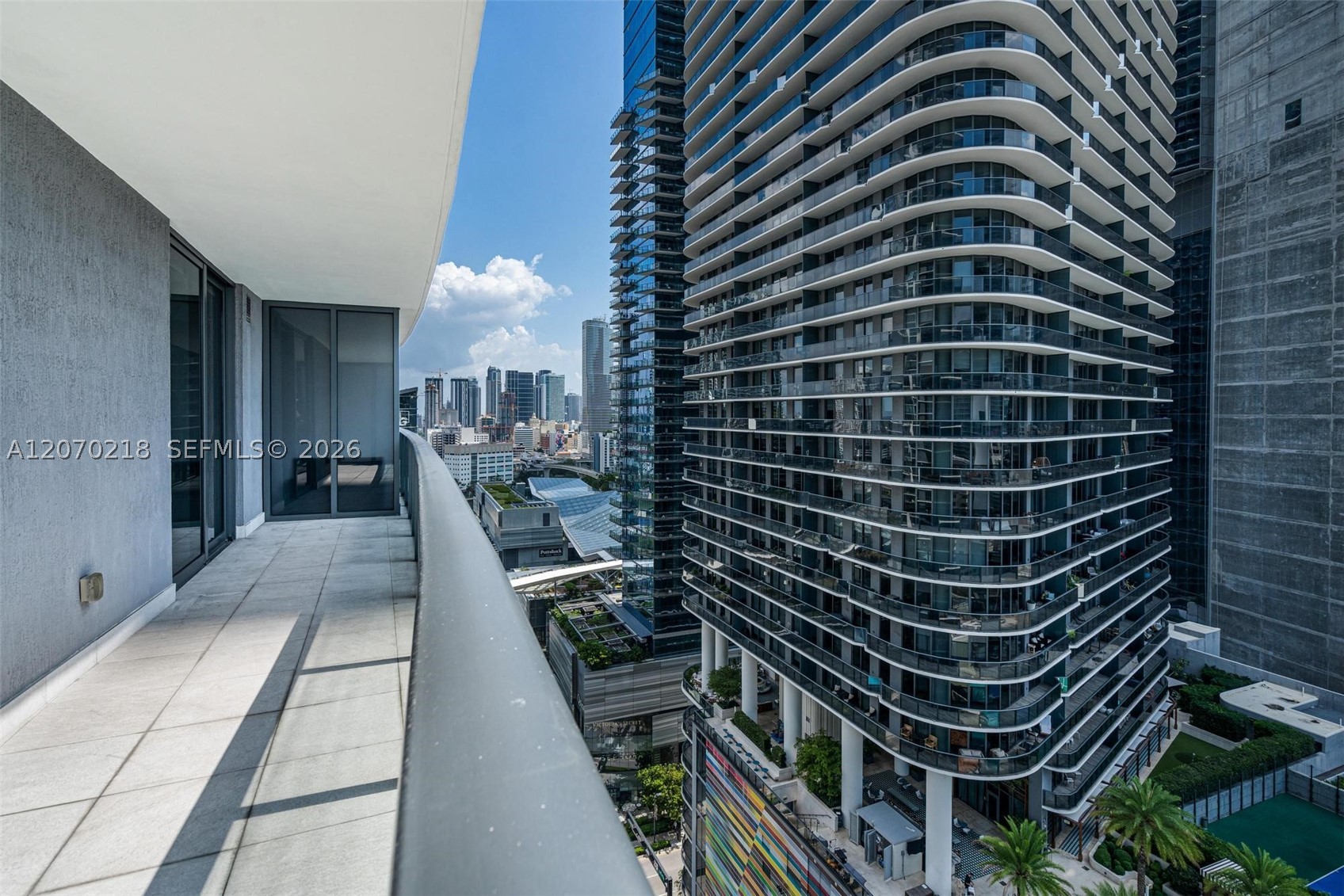 45 SW 9th St #2002, Miami FL 33130
