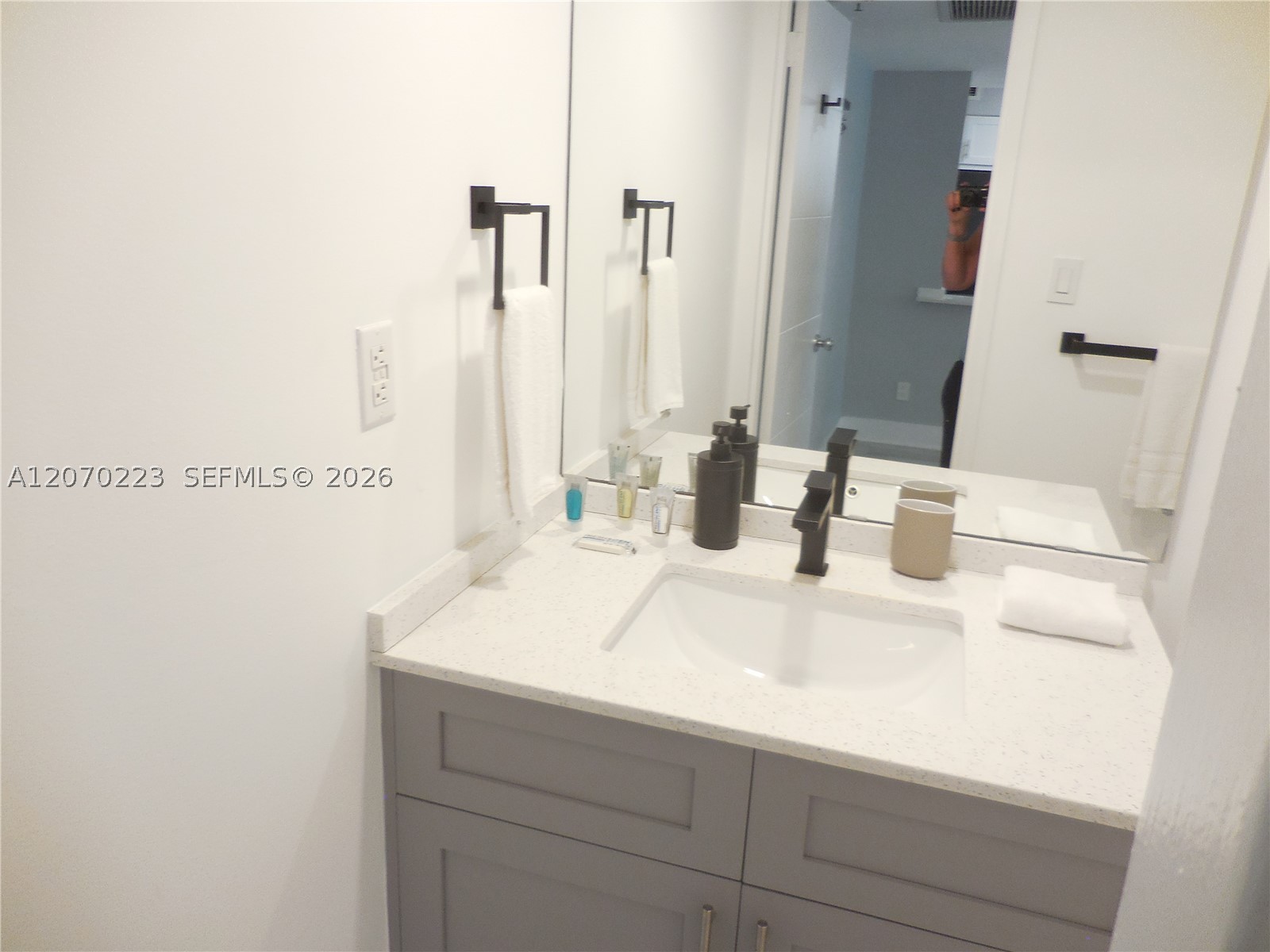 5151 Collins Ave #427, Miami Beach FL 33140