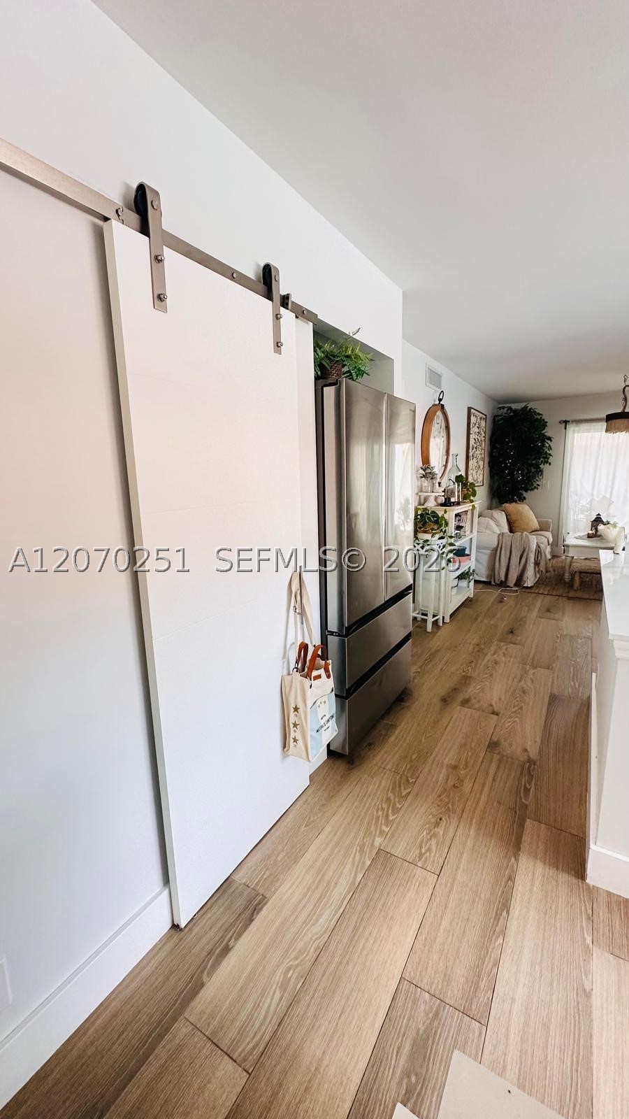 223 Lakeview Dr #204, Weston FL 33326