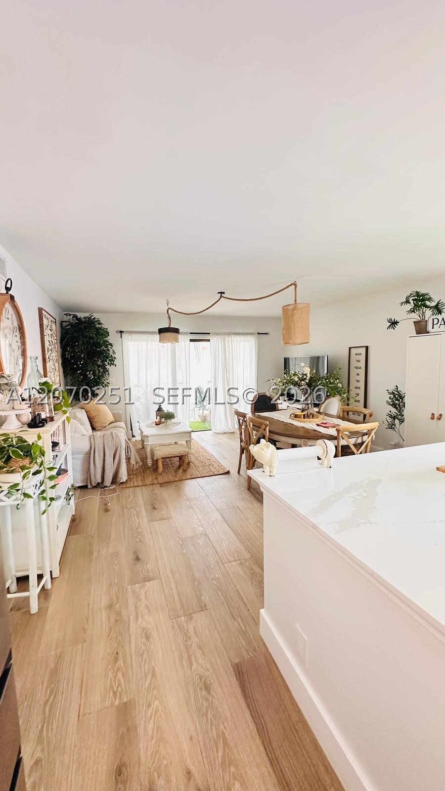 223 Lakeview Dr #204, Weston FL 33326