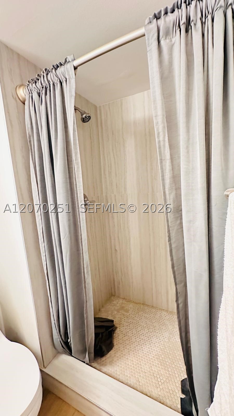 223 Lakeview Dr #204, Weston FL 33326
