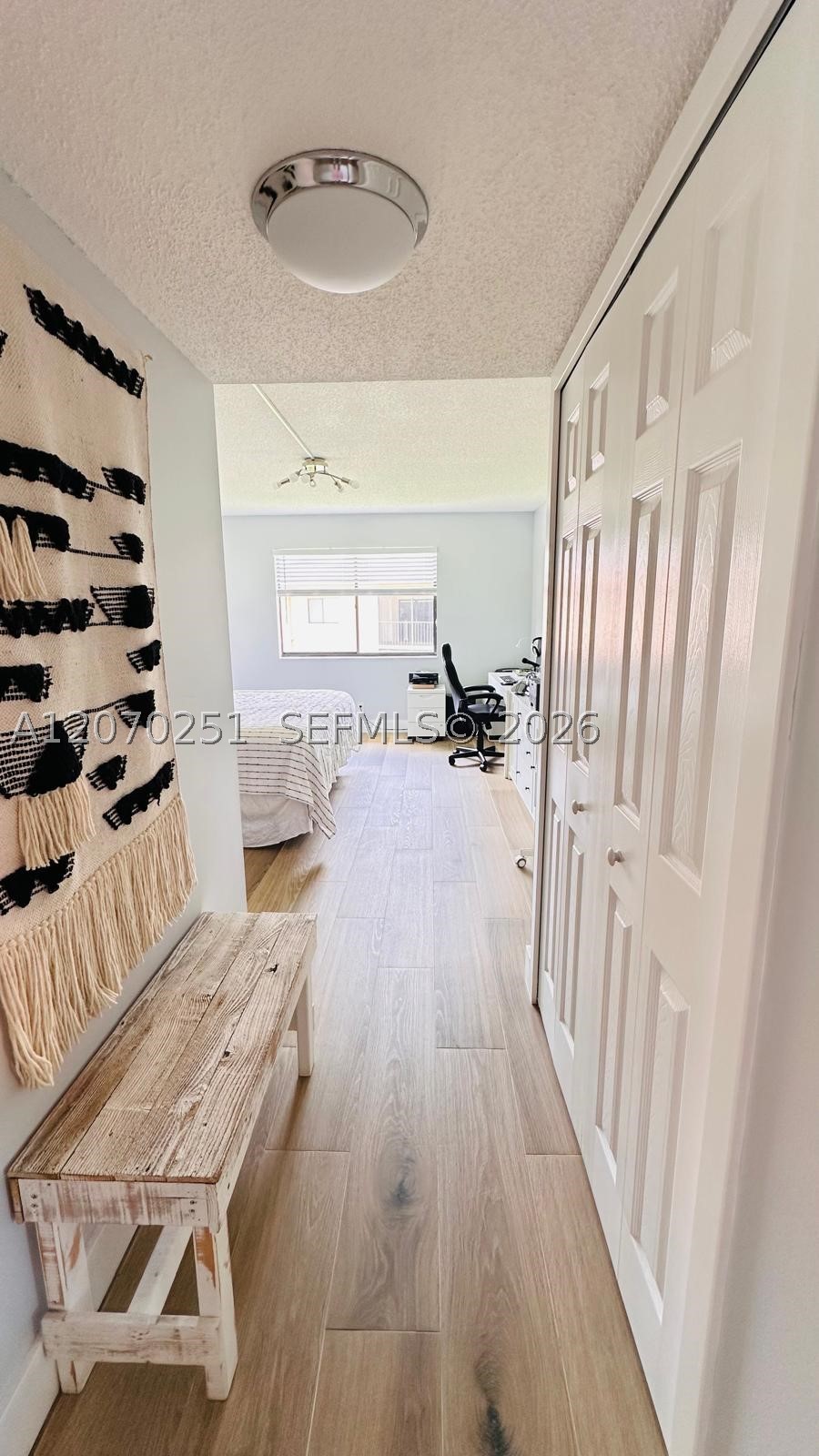 223 Lakeview Dr #204, Weston FL 33326