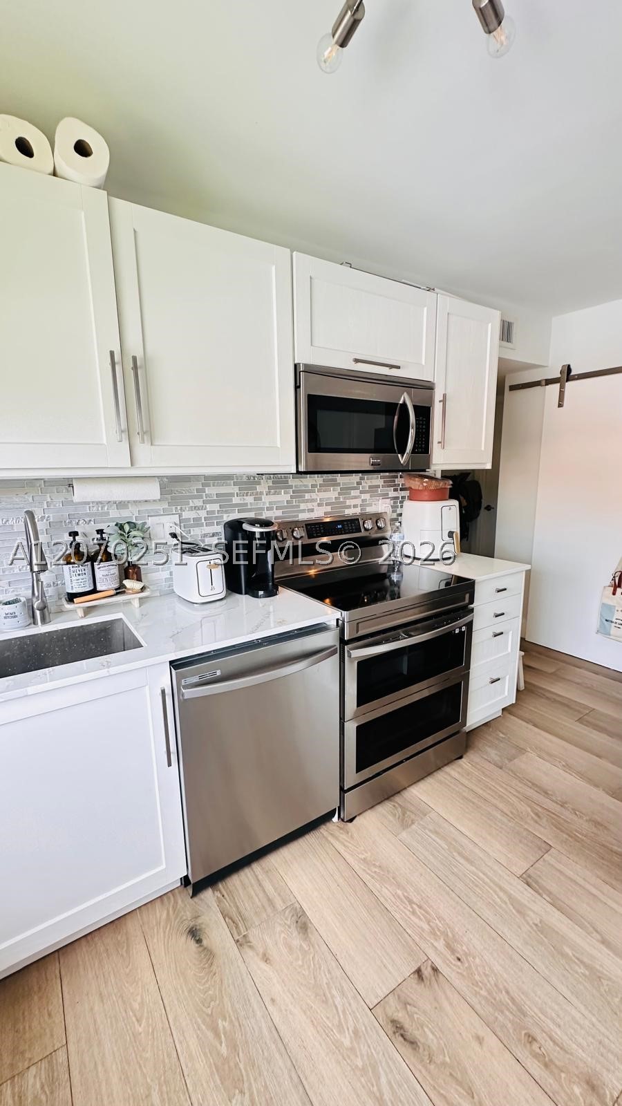 223 Lakeview Dr #204, Weston FL 33326