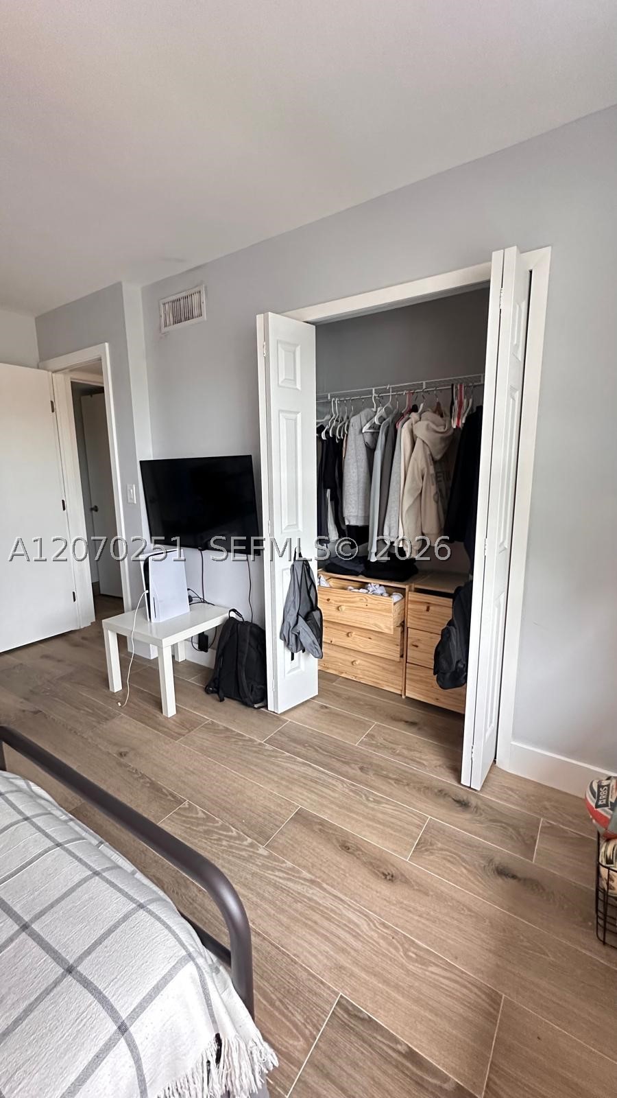 223 Lakeview Dr #204, Weston FL 33326