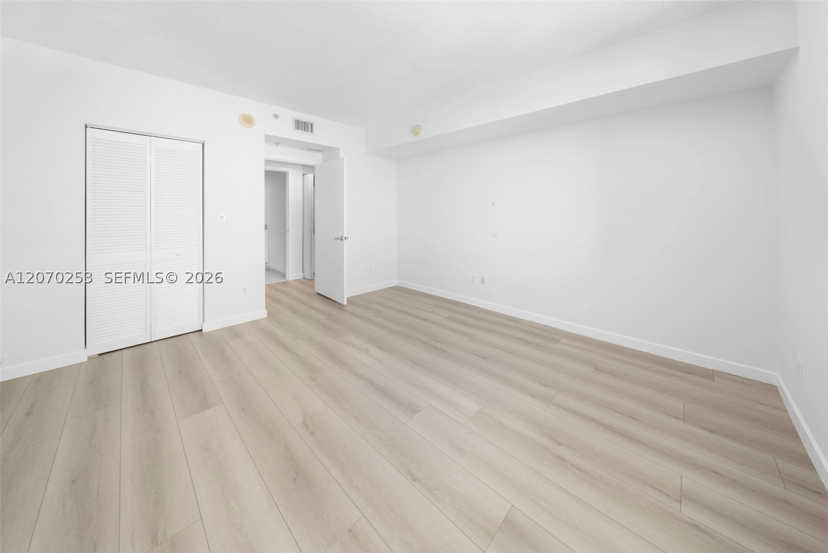 335 S Biscayne Blvd #1910, Miami FL 33131