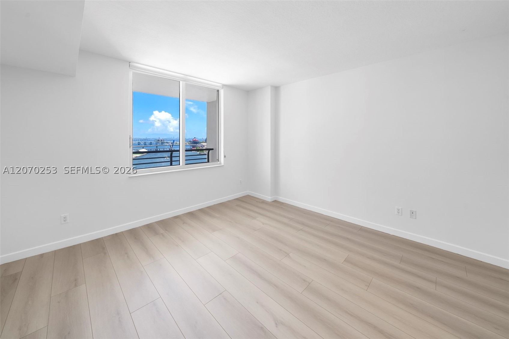 335 S Biscayne Blvd #1910, Miami FL 33131