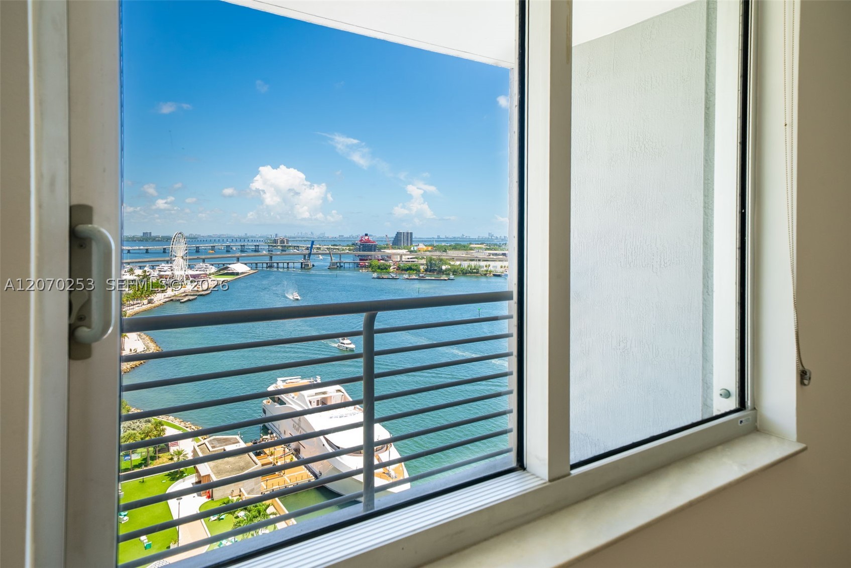 335 S Biscayne Blvd #1910, Miami FL 33131
