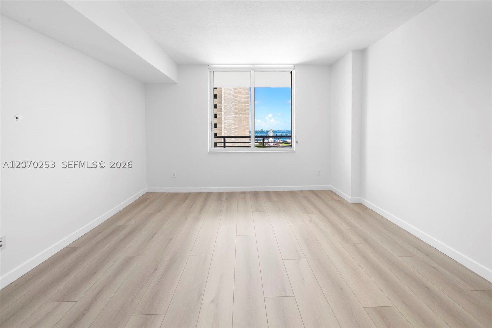 335 S Biscayne Blvd #1910, Miami FL 33131